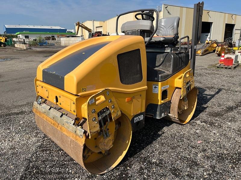 VOLVO DD25B Tandem Compactor – 2017