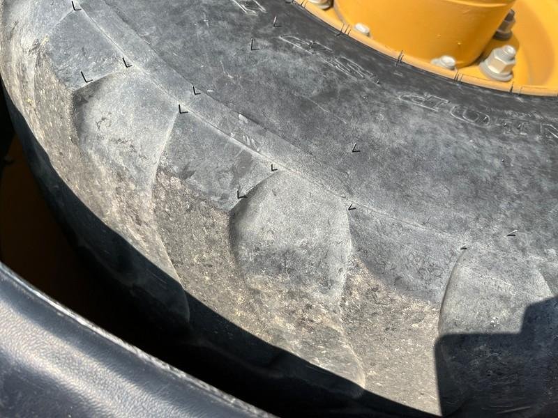 CATERPILLAR 906H Wheel Loader – 2011 – Image 10