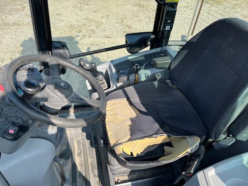 CATERPILLAR 906H Wheel Loader – 2011 – Image 12