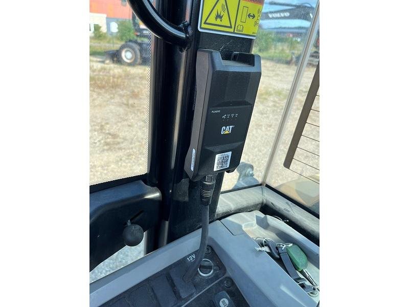 CATERPILLAR 906H Wheel Loader – 2011 – Image 14