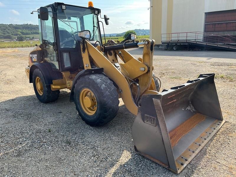 CATERPILLAR 906H Wheel Loader – 2011 – Image 6
